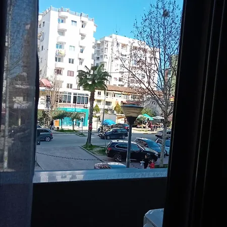 Zina 1 Minute Away From The * דורס